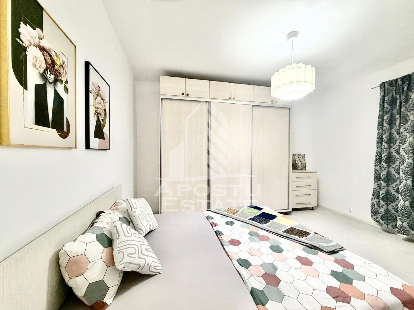 Casa indiviuala de vanzare,7 camere, teren 600 mp, zona Lipovei