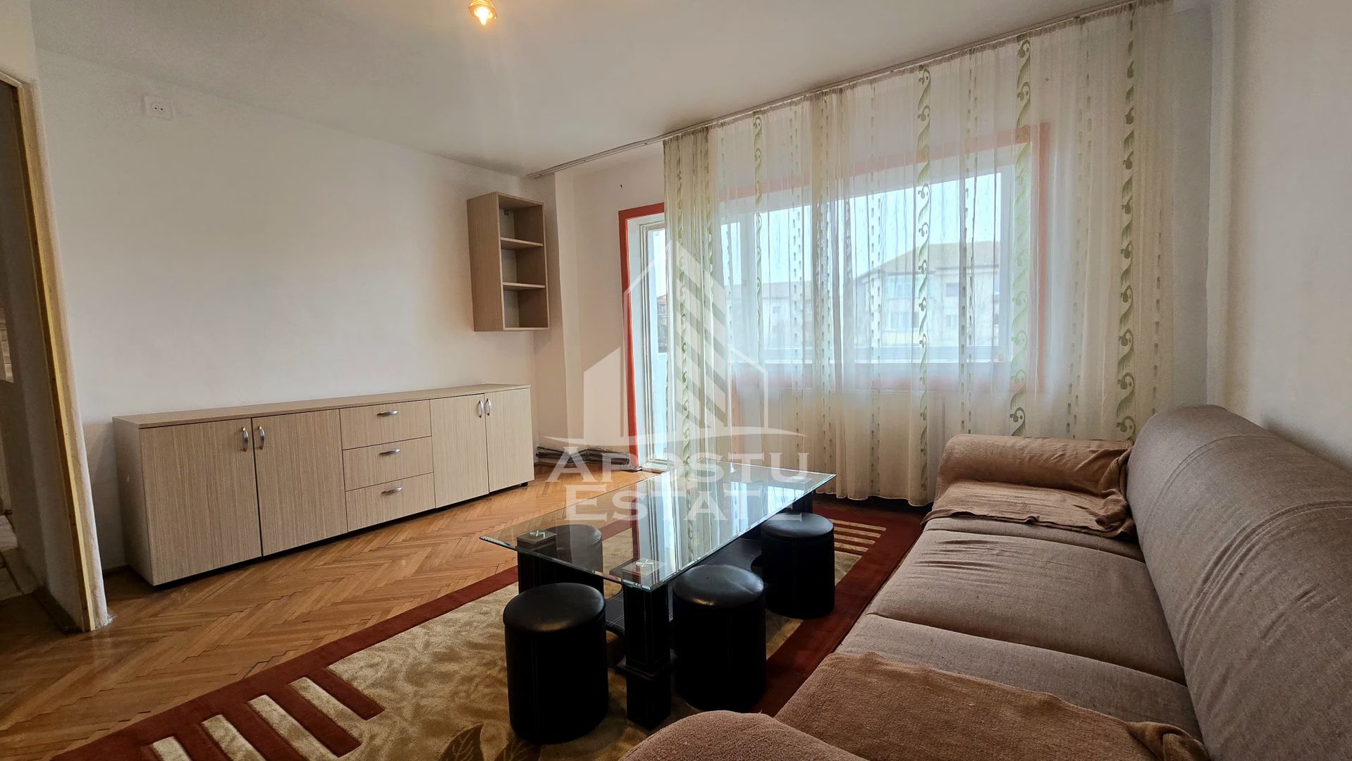 Apartament 2 camere, centrala proprie, etaj intermediar, zona Bucovina