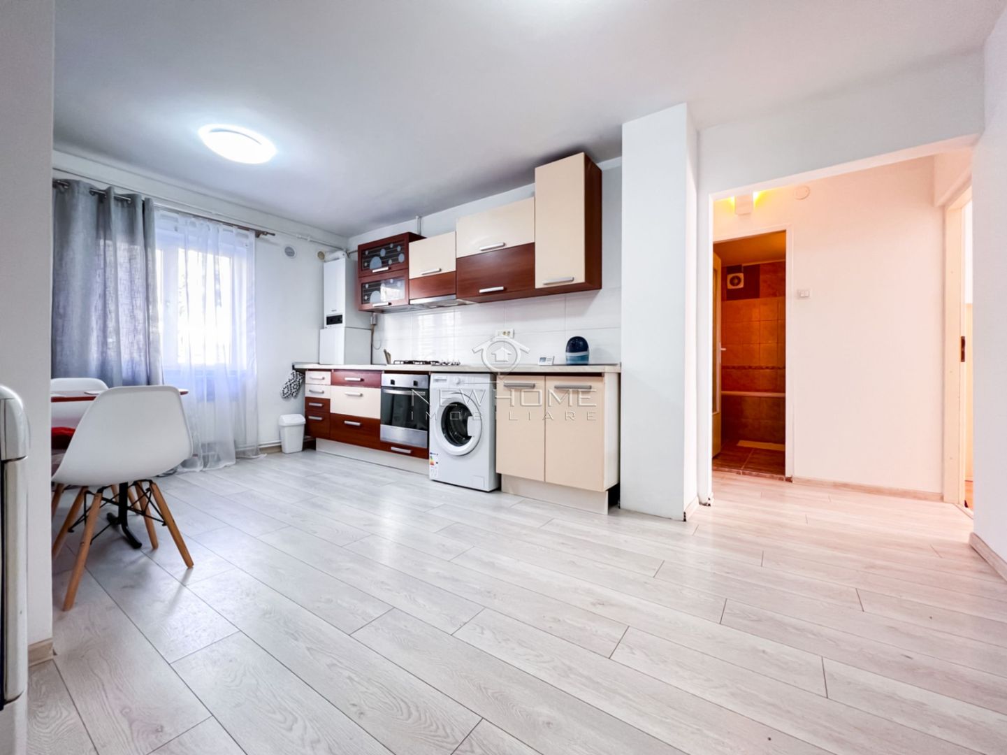 Apartament 2 camere decomandat, zona Iulius Mall
