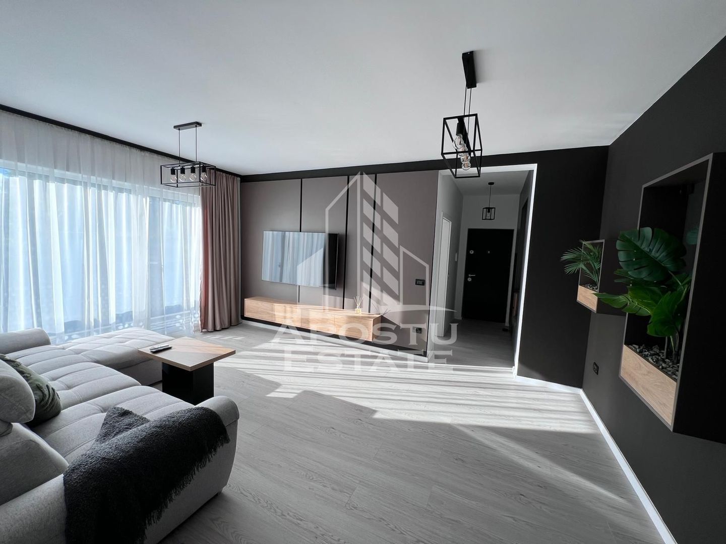 Apartament cu 2 camere si curte proprie de 150 mp,Dumbravi...