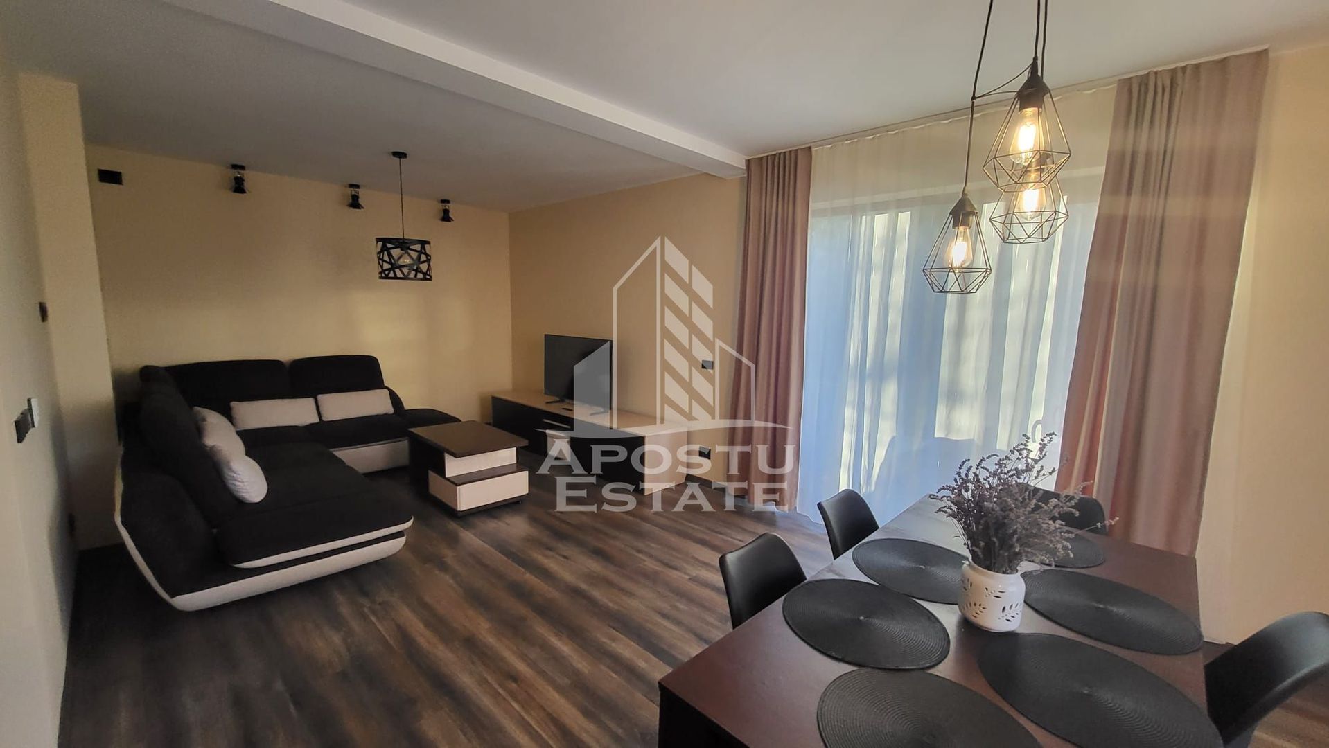 Casa individuala,4 camere,pet friendly,Dumbravita zona centrala