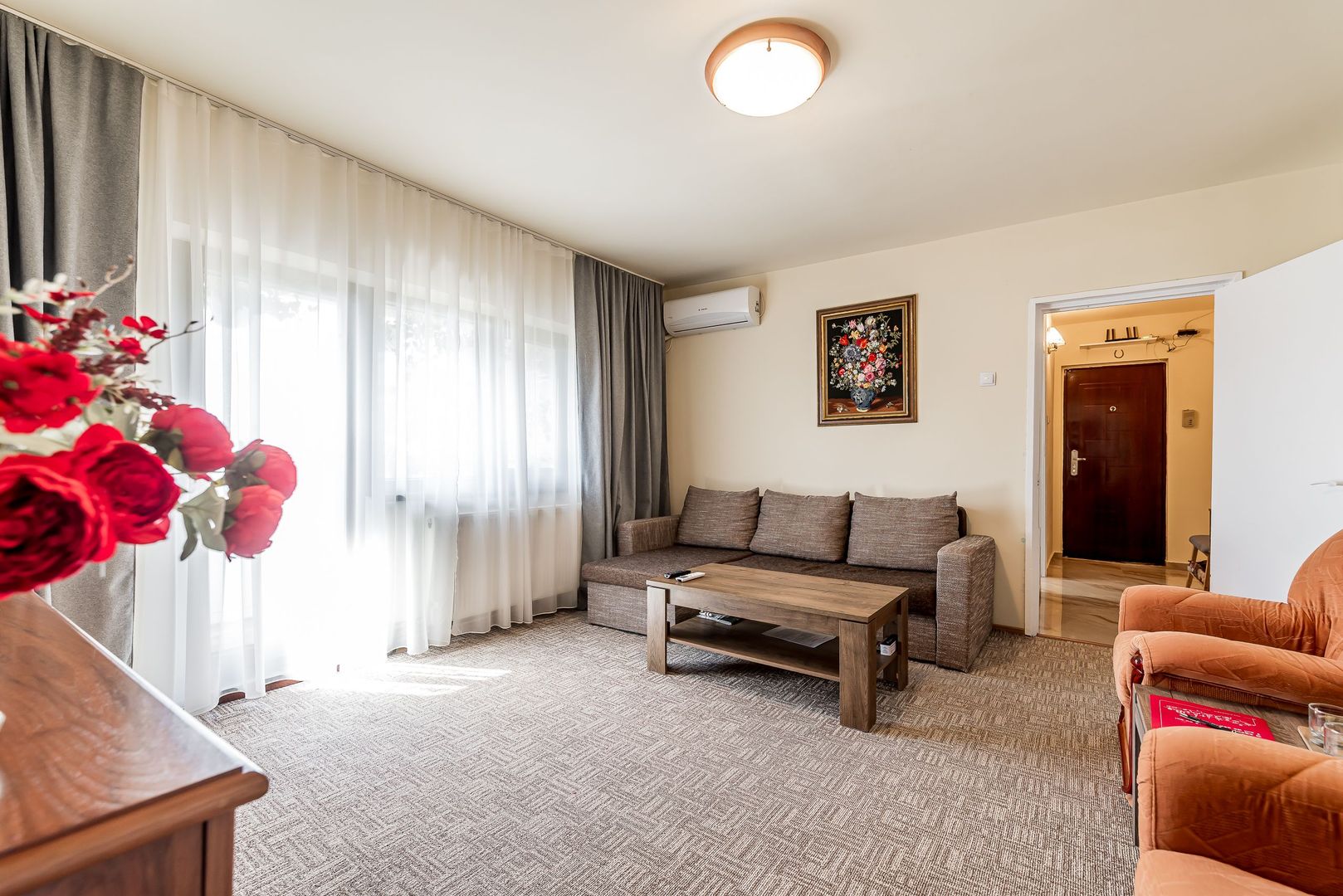 Rezervat Apartament renovat cu 2 camere Micalaca etaj 3 Comision 0