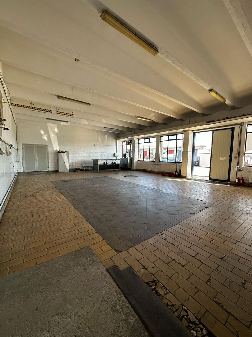 Complex industrial și logistic – aprox. 1.520 mp – spații frigorifice,