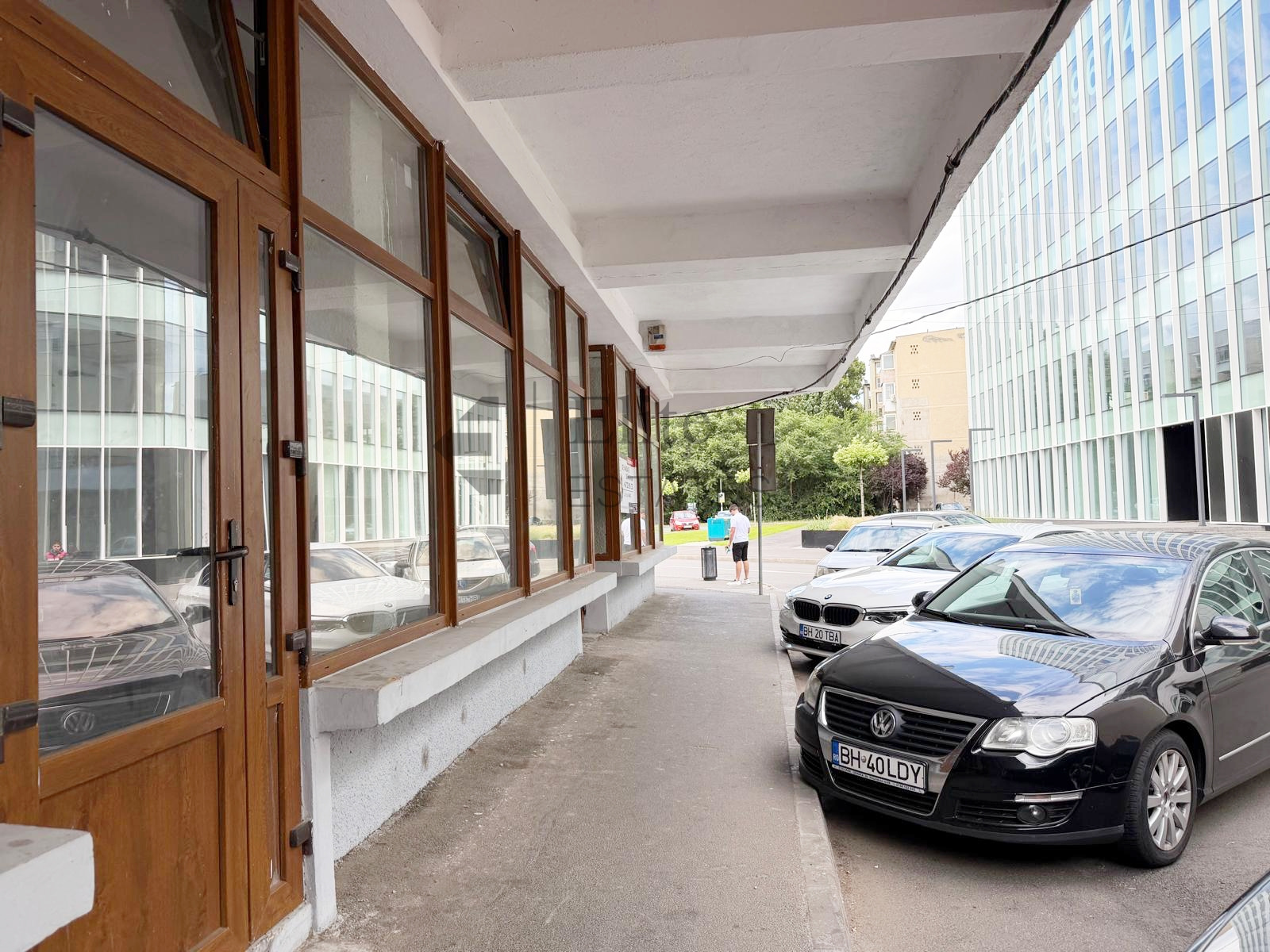 Spatiu comercial 268 mp Piata Cetatii | Vitrina mare | Parcare