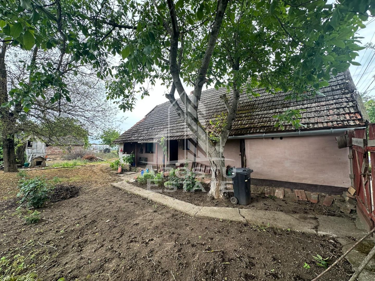 Casa cu teren de vanzare in Zimandu Nou