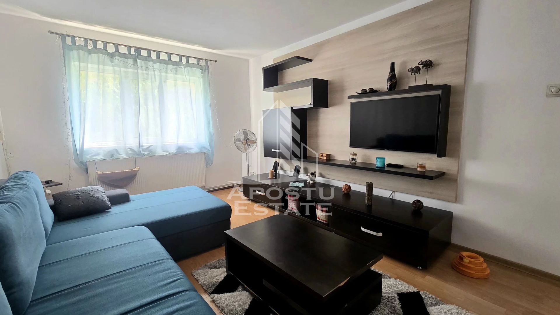 Apartament de vanzare cu 3 camere, decomandat,centrala proprie,Lipovei