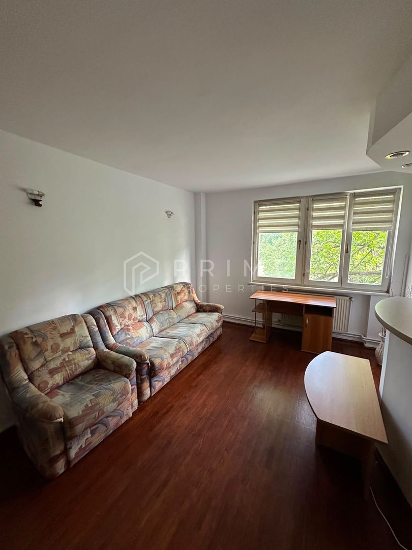 DE ÎNCHIRIAT: Apartament cu 3 camere | Cartierul Cornișa (Zona Zambara