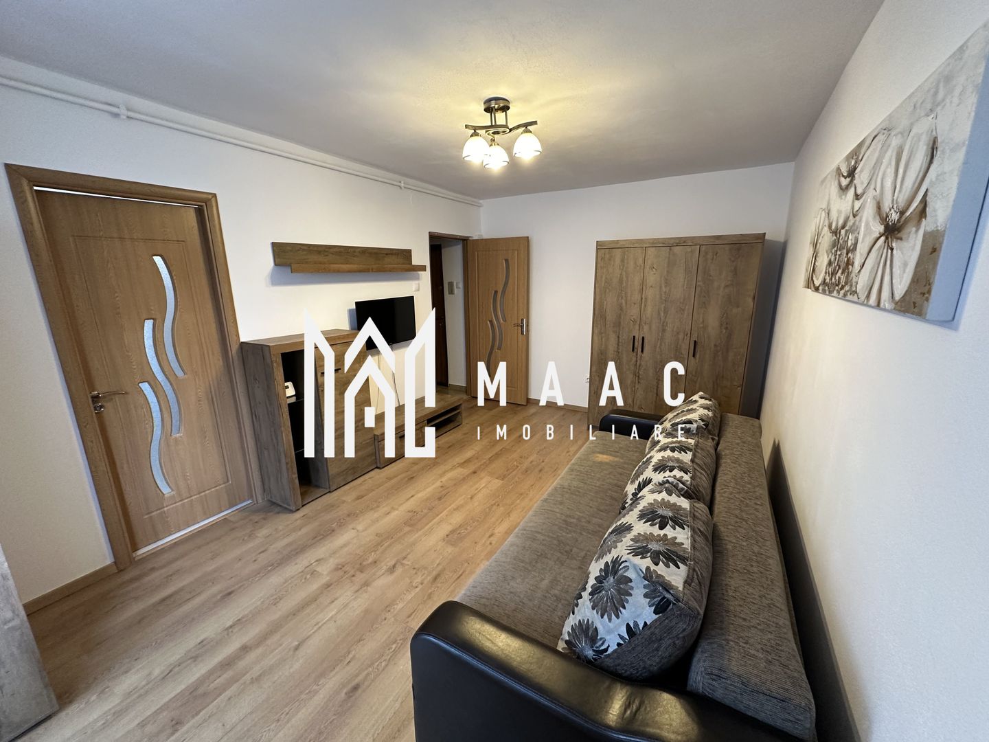 Garsoniera | Etaj 1 | Balcon | Renovata | Vasile Aaron