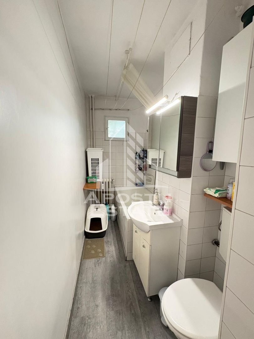Apartament cu 3 camere de vânzare , etaj intermediar,Circumvalațiunii