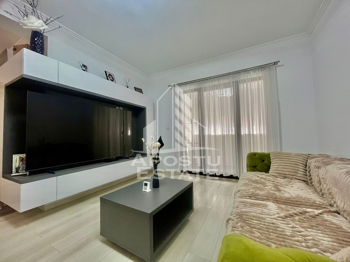 Apartament LUX 3 camere, zona Vlaicu loc parcare