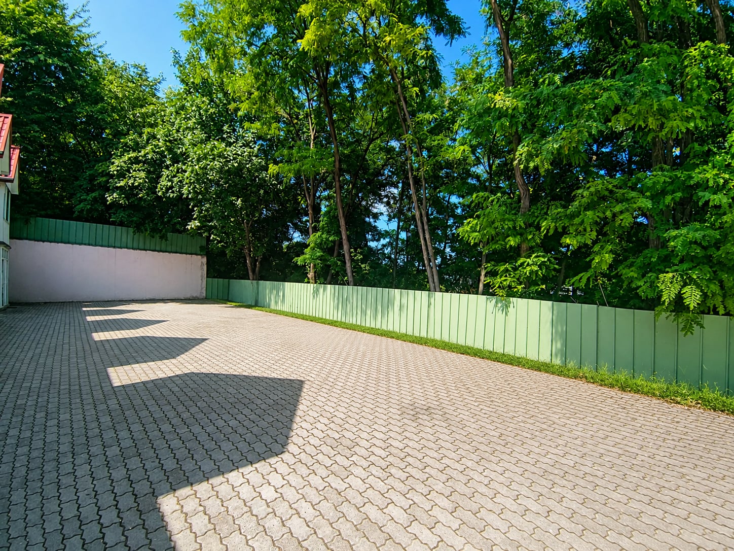 Garsonieră de vânzare, 30 mp, Zona Piața Centrală, curte privată/loc de parcare