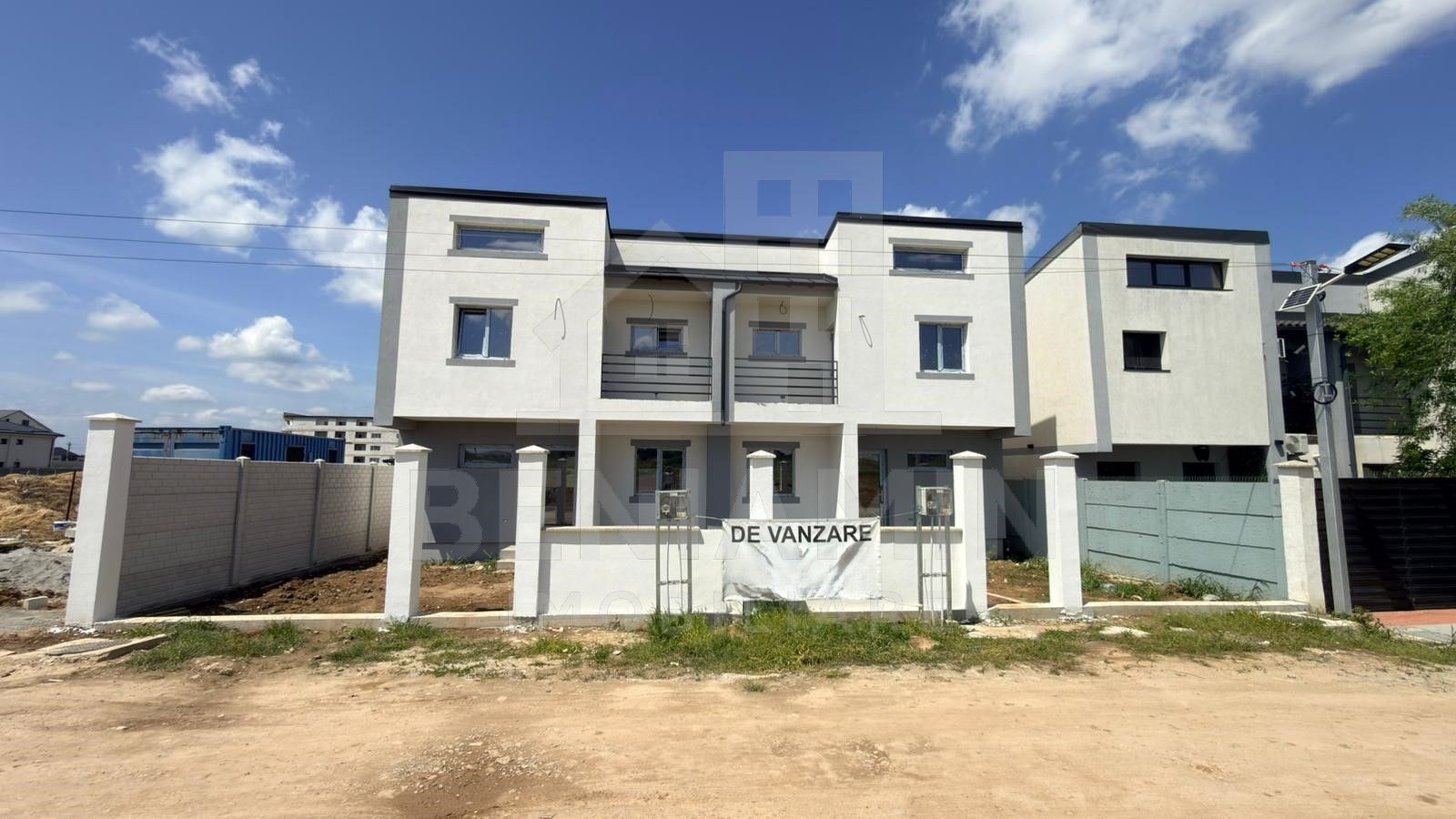 Casa moderna Parter plus Etaj - Zona Damila