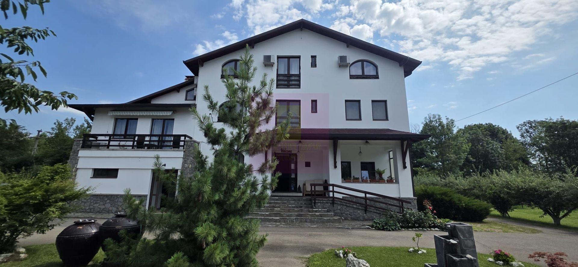 Pensiune de vanzare in Cornu
