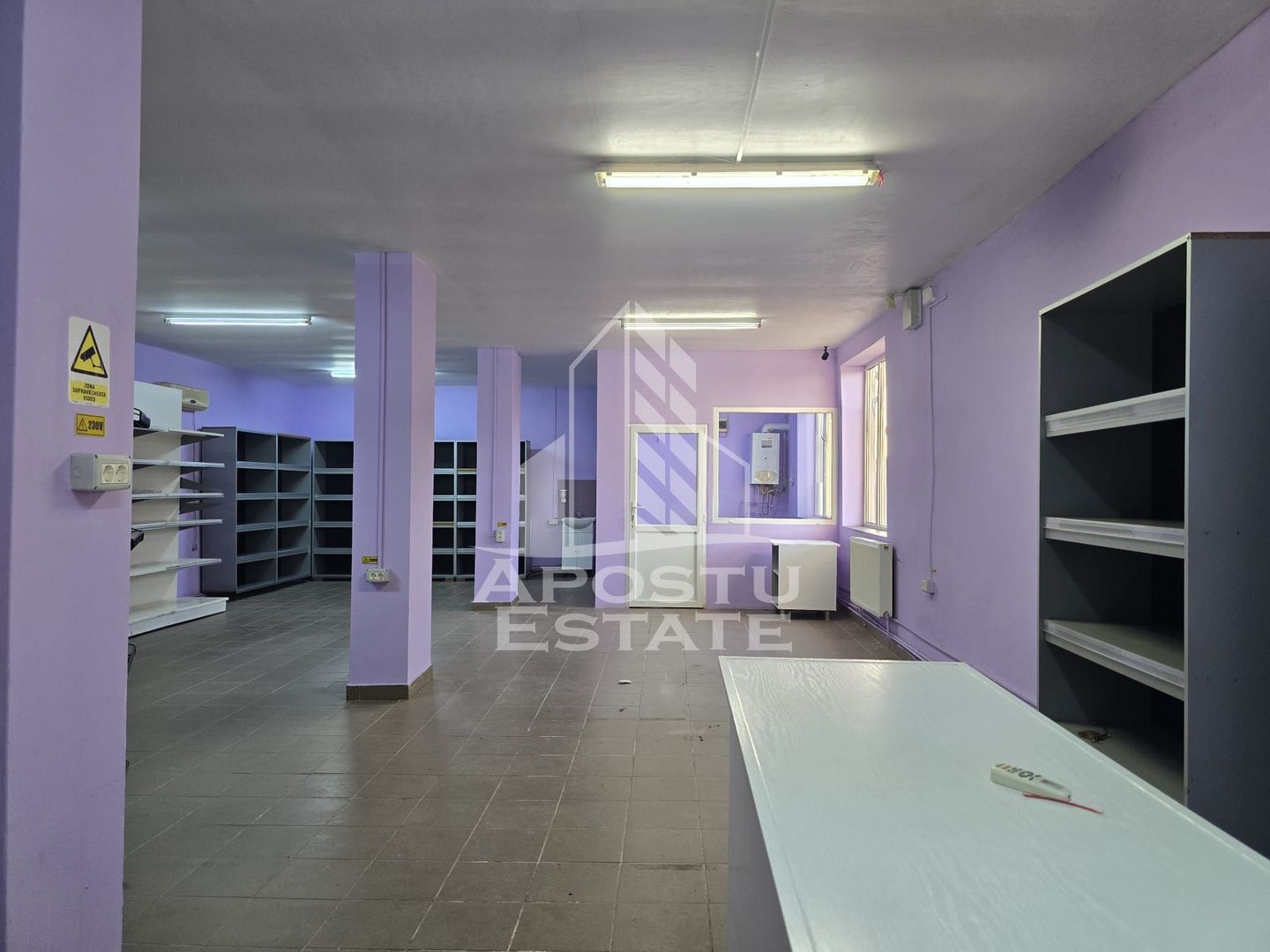 Spatiu comercial, cu locuinta, in Curtici