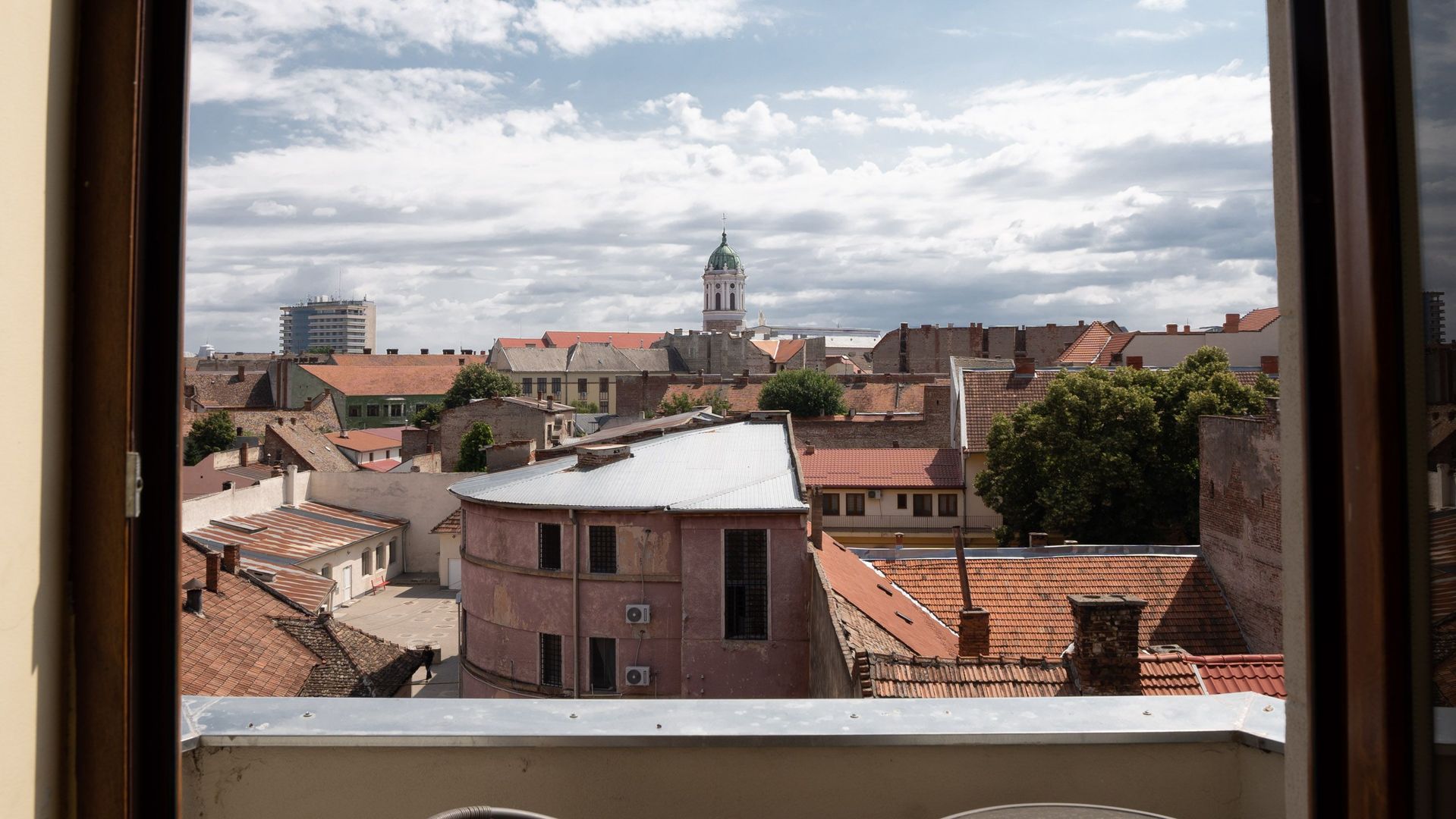 Apartament cu 2 camere, etaj 3, str. Ștefan Cicio Pop