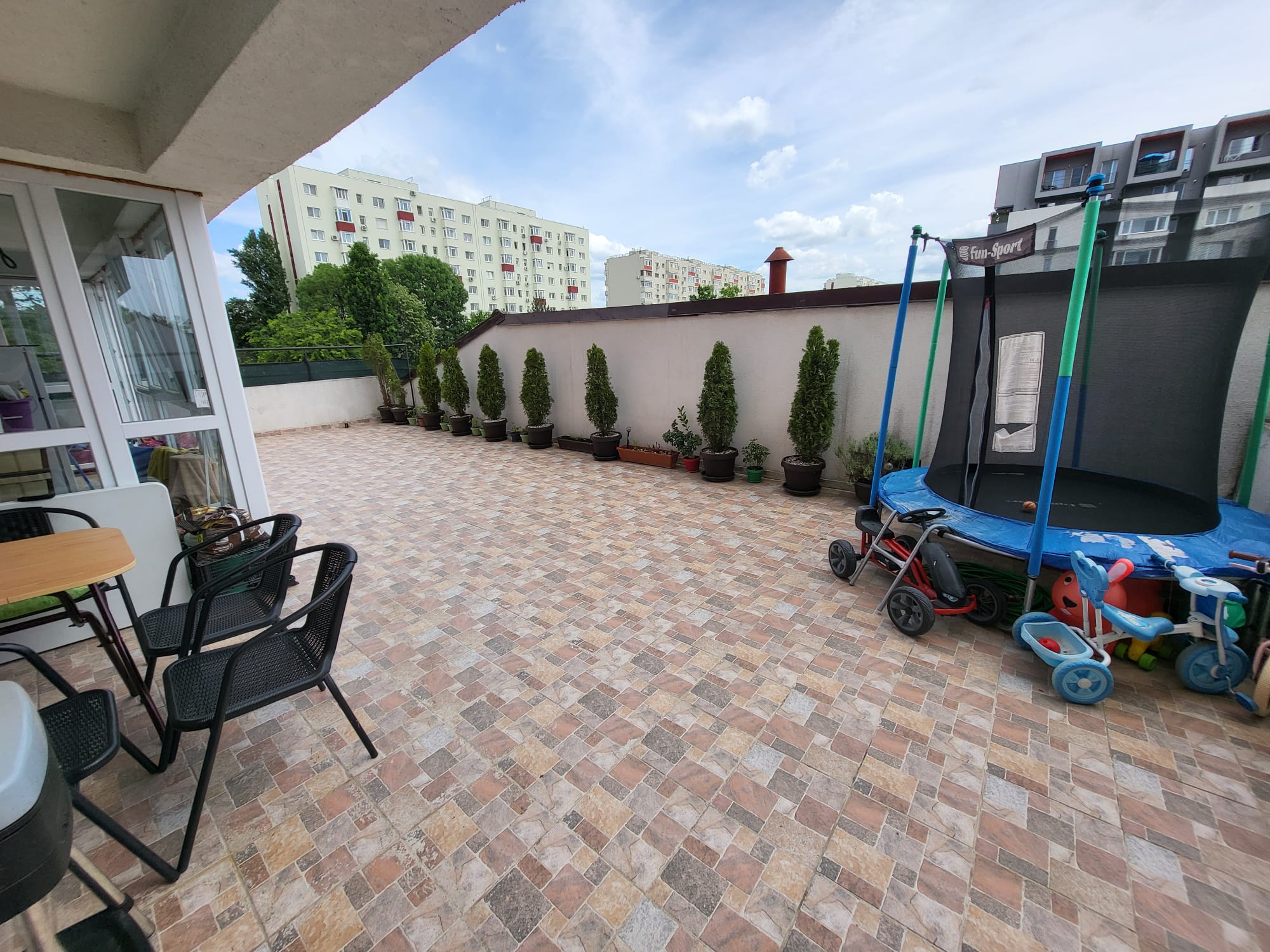 Apartament 3 camere cu terasa