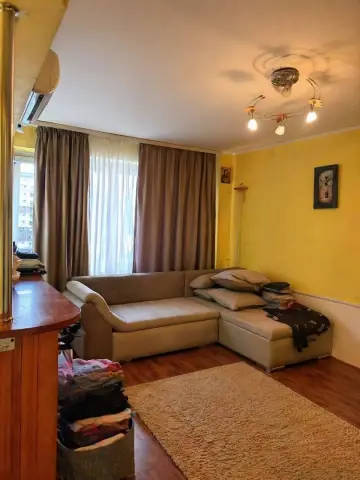 De vanzare apartament cu 4 camere, Dunarea Mall, 85.000 euro