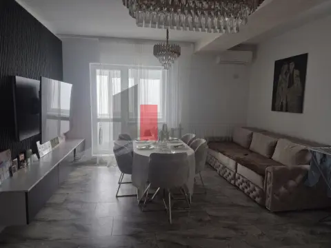 Vanzare apartament 3 camere 70 mp-Weiner Palada+loc de parcare