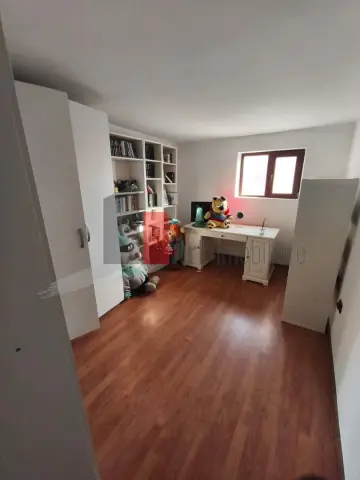 Casa Vanzare Giulesti 4 camere