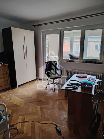 Apartament cu 3 camere, de vanzare, zona Girocului, Timisoara
