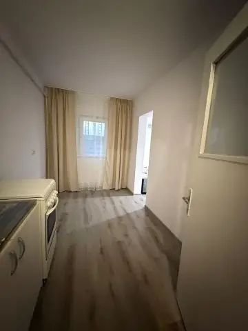 De vanzare apartament cu 2 camere, etaj 4/4, recent renovat, 26.000 euro