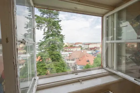 Apartament cu priveliște superbă în zonă centrală!