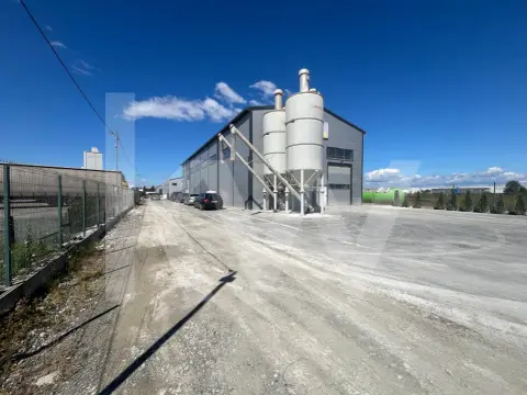 Hala industriala independenta energetic 600 mp judetul Sibiu