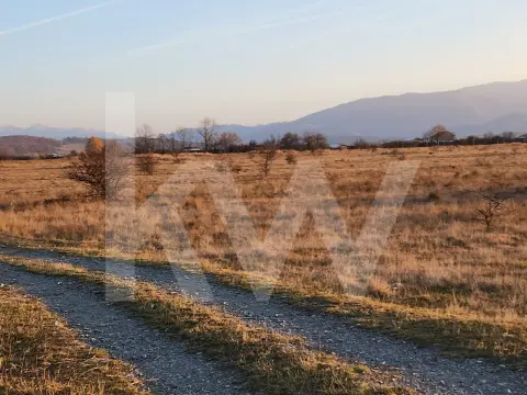 Teren intravilan | Investiție | De vânzare, 3 parcele de 560 mp.