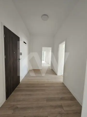 Apartament cu 3 camere - 84 mp utili - Ciresica