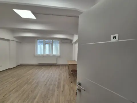 Comision 0 - Spații birouri libere, zonă centrală