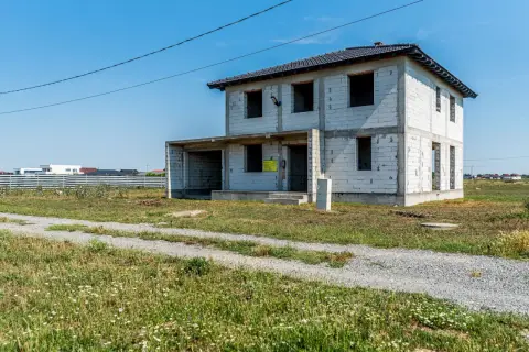 Vilă cu 5 camere | teren 1000 mp | cartier San Paolo (lângă Westfield)