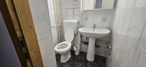Apartament 3 camere de vânzare în Crângași – 75 mp, decomandat