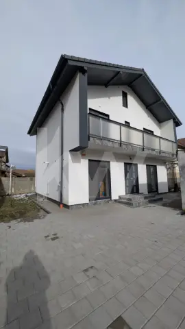 Casă individuală premium în Turnișor – 4 camere, curte mare, single în curte!
