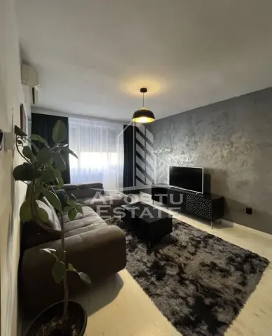 Apartament cu 3 camere ,zona Centrala