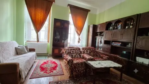 Apartament la casa, 3 camere Etaj 1