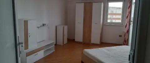 De vanzare apartament cu o cameră str. Brăilei, et. 7, 59.000 euro