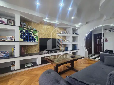 Apartament 3 camere decomandat, etaj 4/4 negociabil