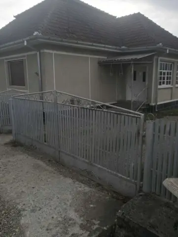 4 camere, Vama