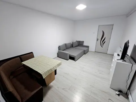 De vanzare apartament cu o camera, zona Reno - Doja, parter, 46.500 euro