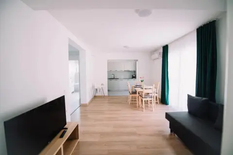 Ap cu 2 camere la cheie, mobilat/utilat + parcare inclusă-105.000 euro