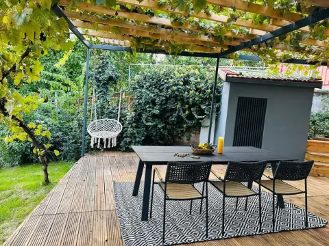 Casă parter, luminoasă, – vizavi de Spitalul Județean-365.000 EURO neg