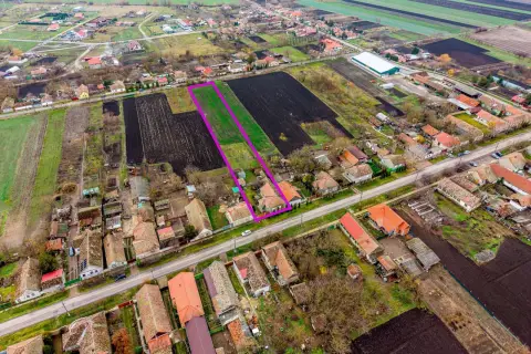 Casă și aproape 2500 mp livadă și teren