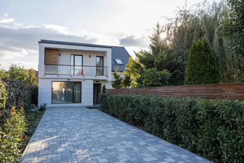 Rezervat Casă premium în Subcetate, construcție nouă finisaje de lux