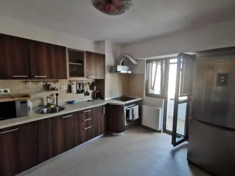 Ag BRASADAS închiriază ap 2 cam etaj 6/9 Blv Octavian Goga.