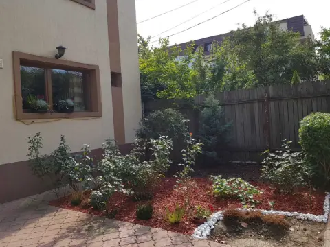 Ag BRASADAS închiriază vila 2 etaje zona CENTRALA 260mp.