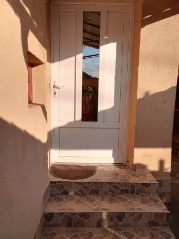 ageuropa.ro vinde casa in zona 14 Mai cu 3 cam. si teren aferent de 500mp.