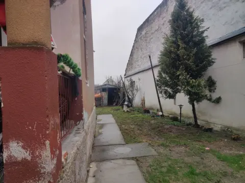 BRASADAS vinde vinde casa 4 cam. teren 5 ari 117mp.