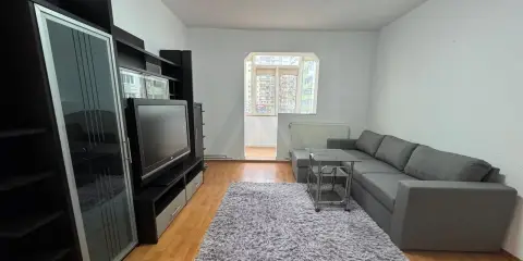 Apartament renovat 3 camere 2 dormitoare pivnita in zona Mihai Viteazu