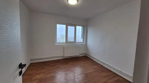 Apartament 3 camere decomandat | 60 mp utili + Balcon inchis | Zona buna in Turnu Severin | Centrala Gaz | Aer Condtionat