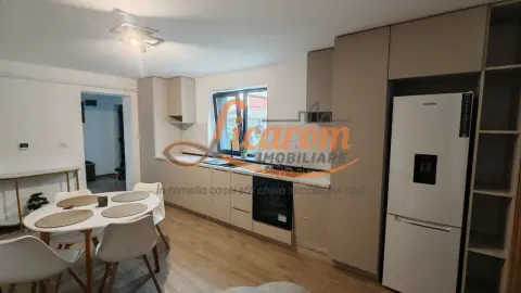 Apartament tip Casa 4 camere strada Carpatilor,totul nou.